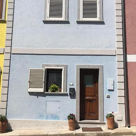 Casa Azzurra * 圣特雷莎加卢拉